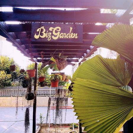 Big Garden Homestay Pantai Remis Exterior foto